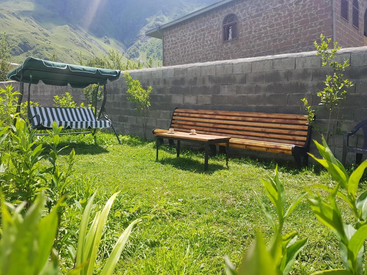 Cozy House Kazbegi Hotel Exterior foto
